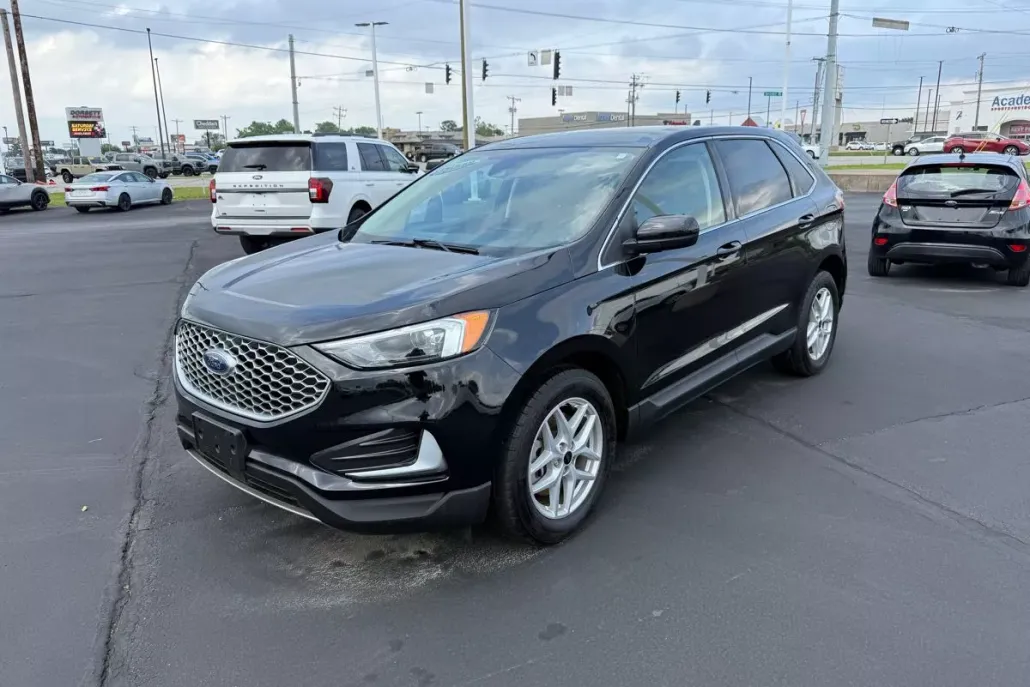 2024 Ford Edge SEL photo 1