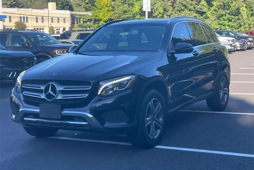 2019 Mercedes Benz GLC 300 photo 1