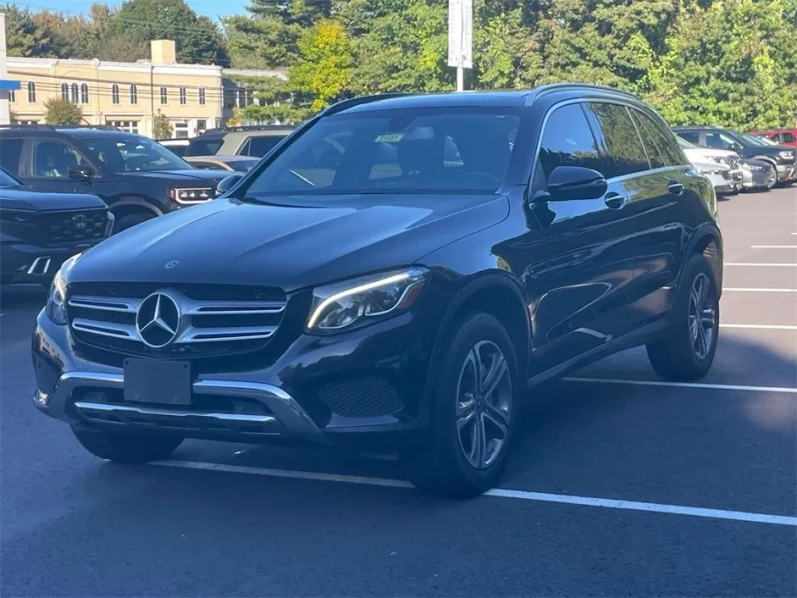 2019 Mercedes Benz GLC 300 photo 1