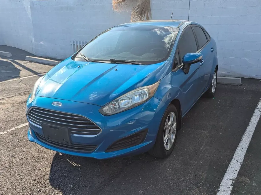 2015 Ford Fiesta SE photo 1