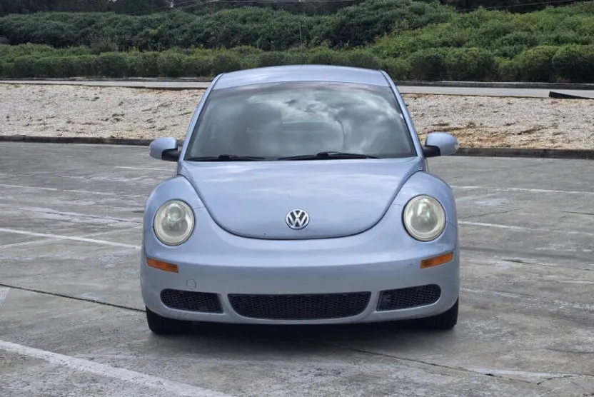 2010 Volkswagen Beetle photo 1