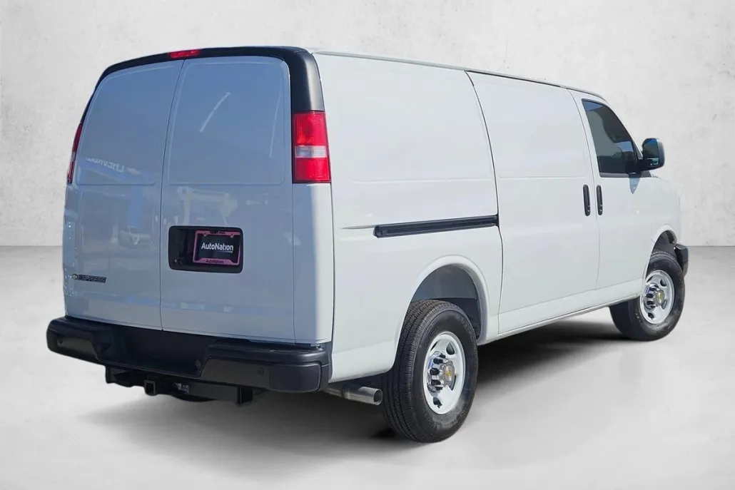 2025 Chevrolet Express Cargo 2500 Base photo 1