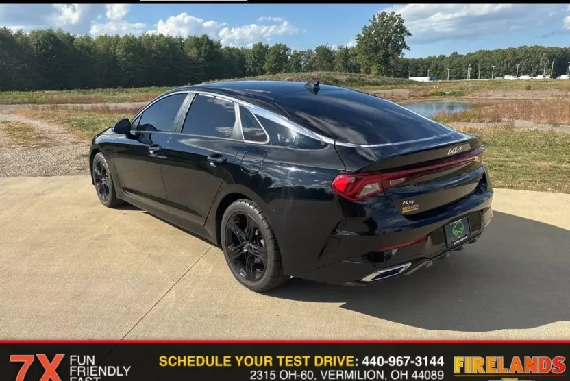 2022 Kia K5 GT-Line photo 1