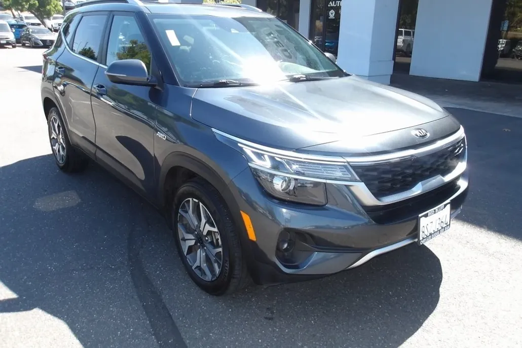 2021 Kia Seltos EX photo 1