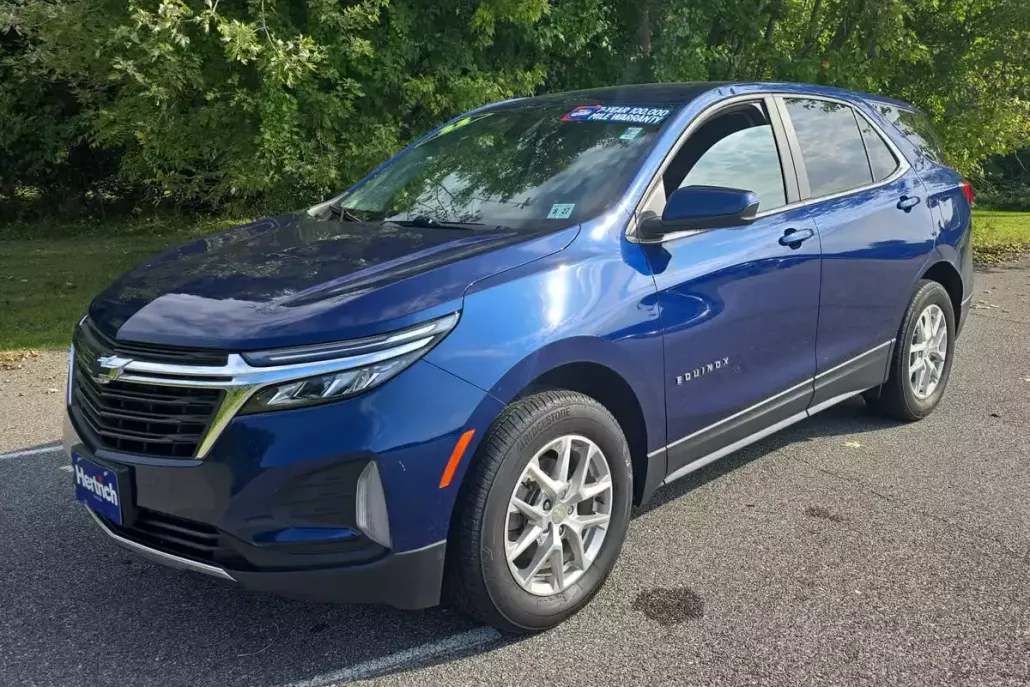 2022 Chevrolet Equinox LT photo 1