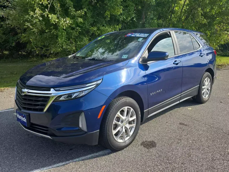 2022 Chevrolet Equinox LT photo 1