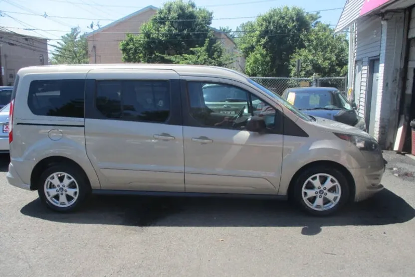2015 Ford Transit Connect XLT photo 1