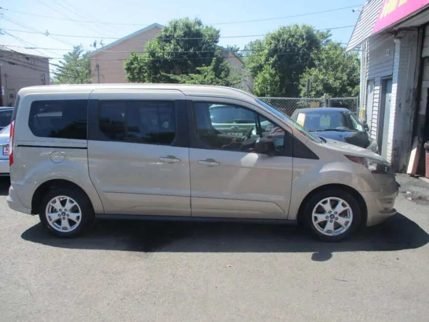 2015 Ford Transit Connect XLT photo 1