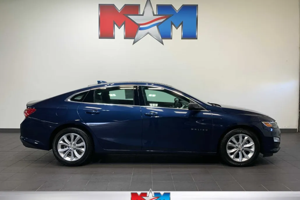 2021 Chevrolet Malibu 1LT photo 1