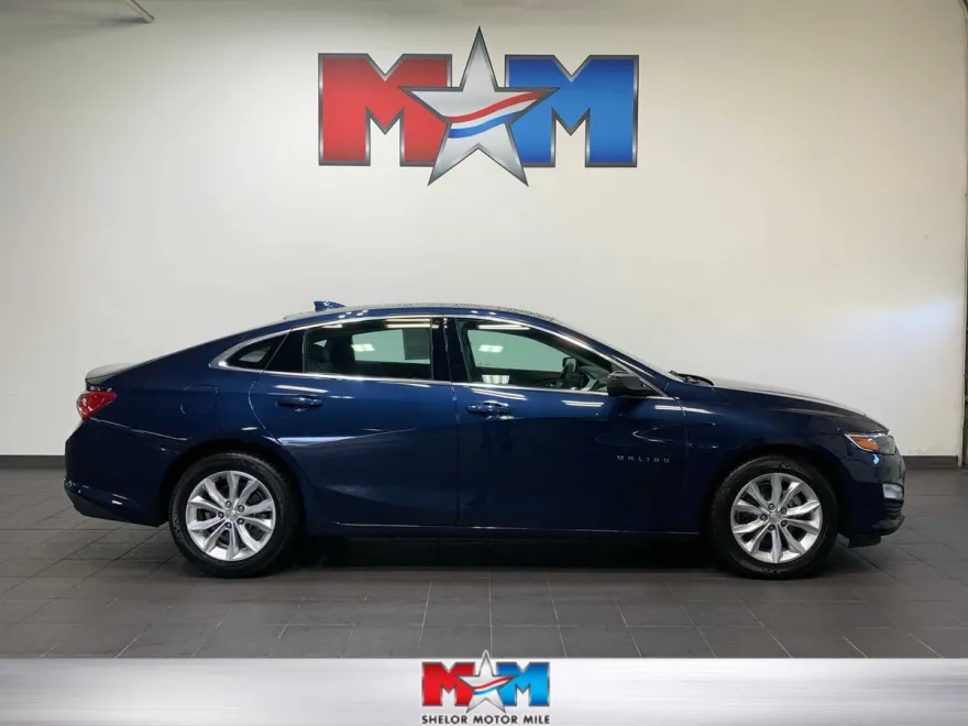 2021 Chevrolet Malibu 1LT photo 1