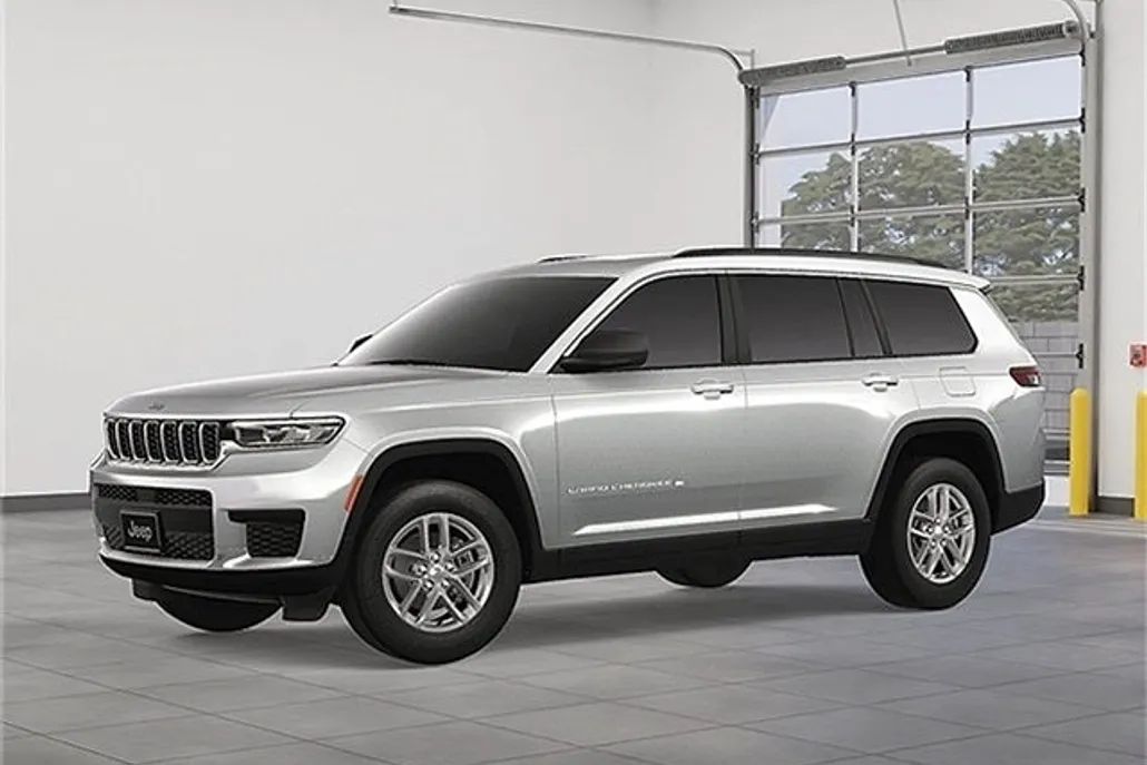 2025 Jeep Grand Cherokee Laredo photo 1