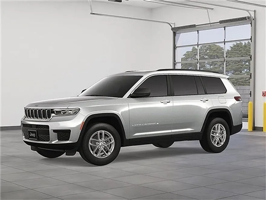2025 Jeep Grand Cherokee Laredo photo 1