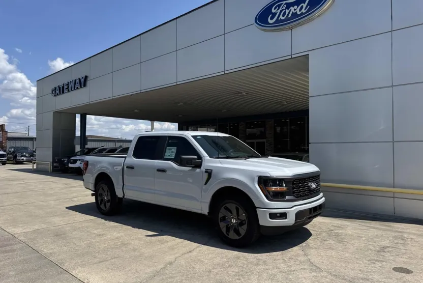2025 Ford F-150 STX photo 1