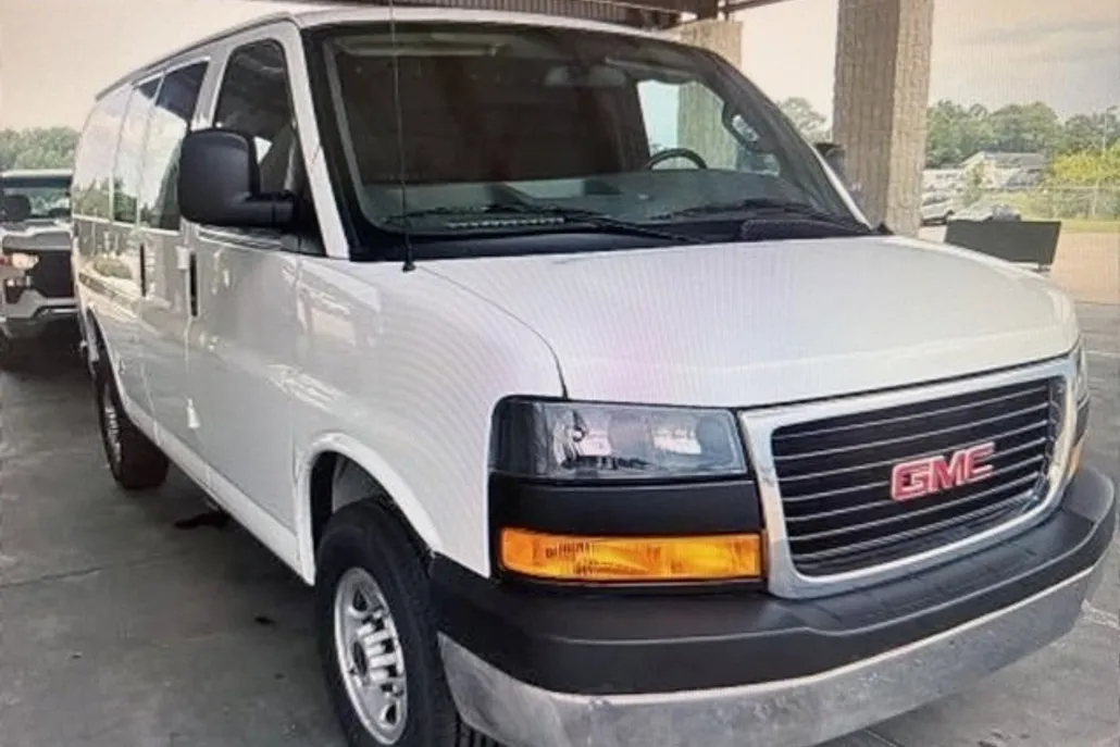 2023 Gmc Savana Cargo 2500 photo 1