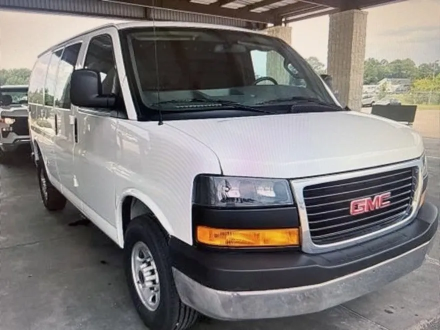 2023 Gmc Savana Cargo 2500 photo 1