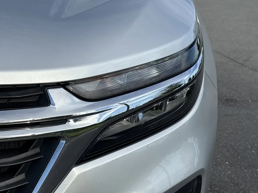 2022 Chevrolet Equinox LS photo 1
