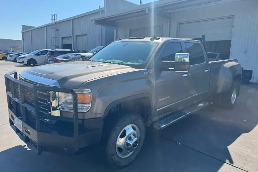 2015 Gmc Sierra SLT photo 1