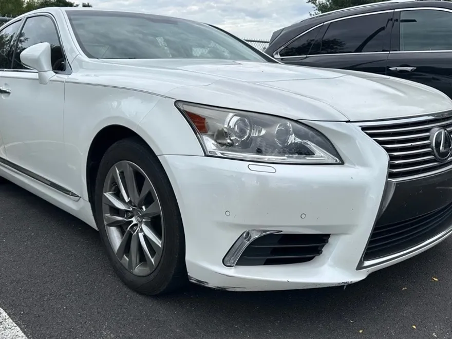2015 Lexus LS 460 photo 1