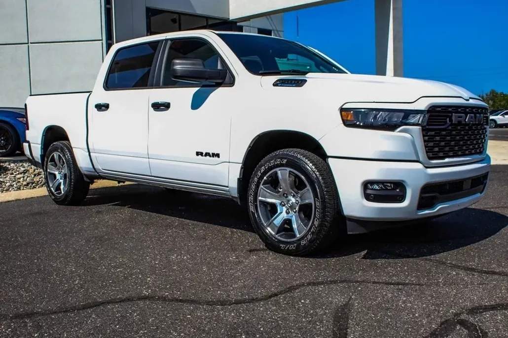 2025 Ram 1500 Tradesman photo 1