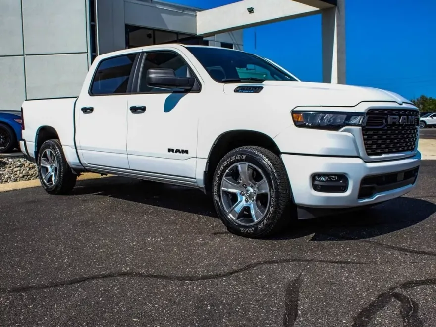 2025 Ram 1500 Tradesman photo 1