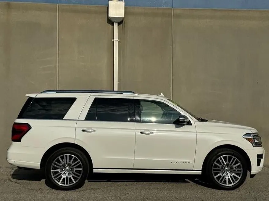 2022 Ford Expedition Platinum photo 1