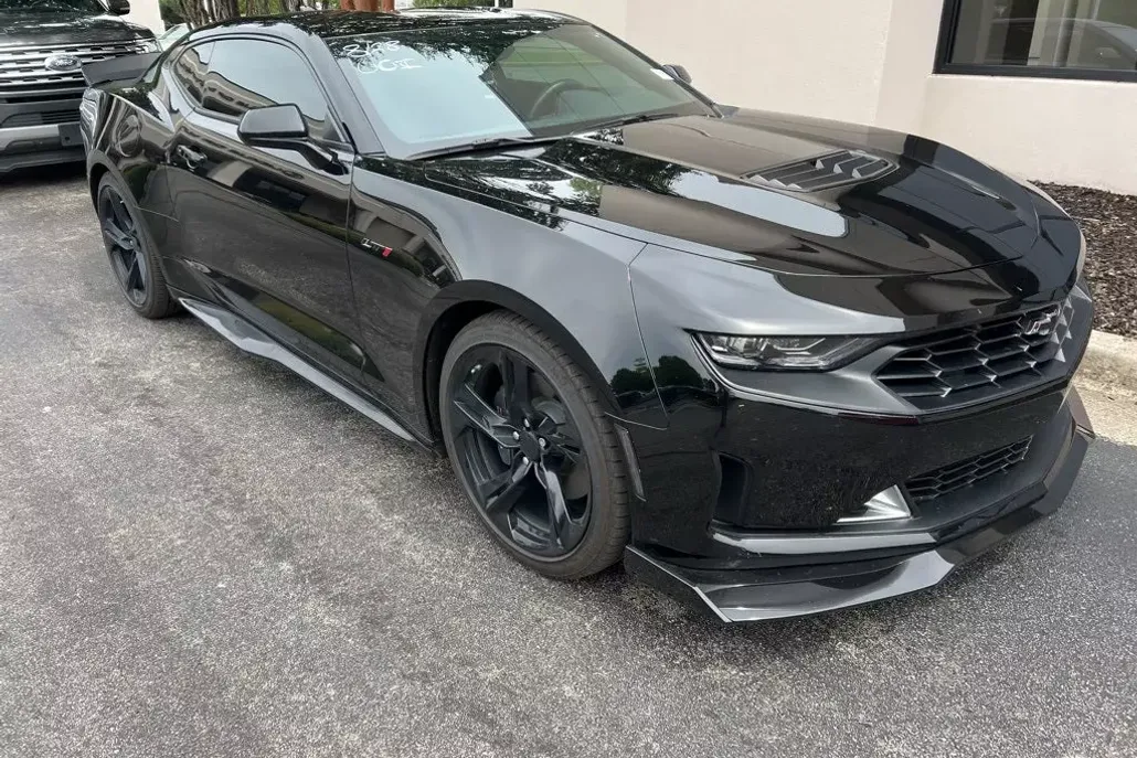 2022 Chevrolet Camaro LT1 photo 1