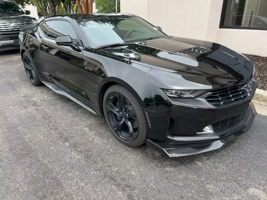 2022 Chevrolet Camaro LT1 photo 1