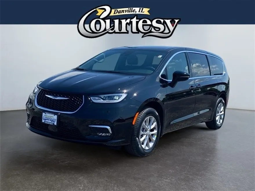2026 Chrysler Pacifica photo 1