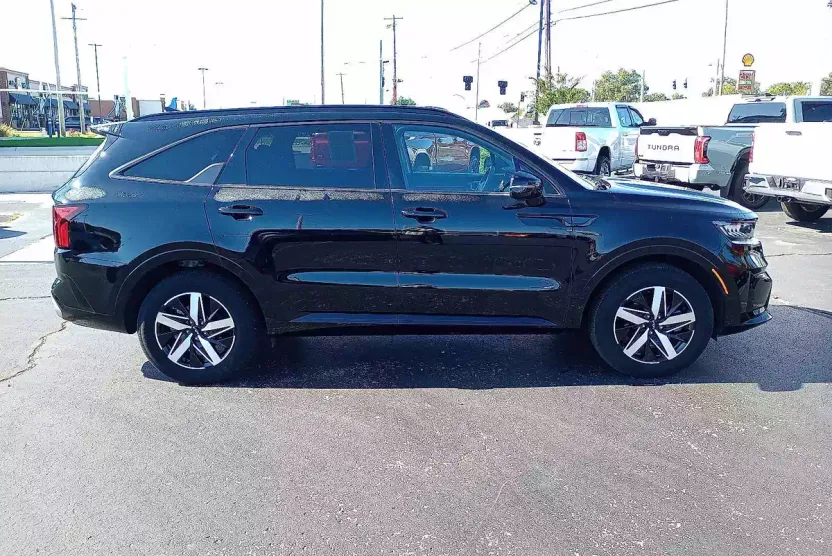 2022 Kia Sorento S photo 1