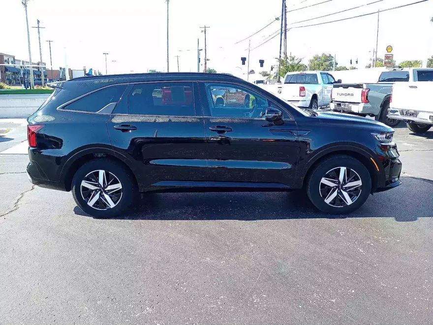 2022 Kia Sorento S photo 1