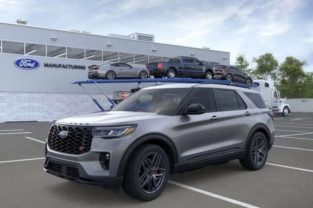2025 Ford Explorer ST photo 1