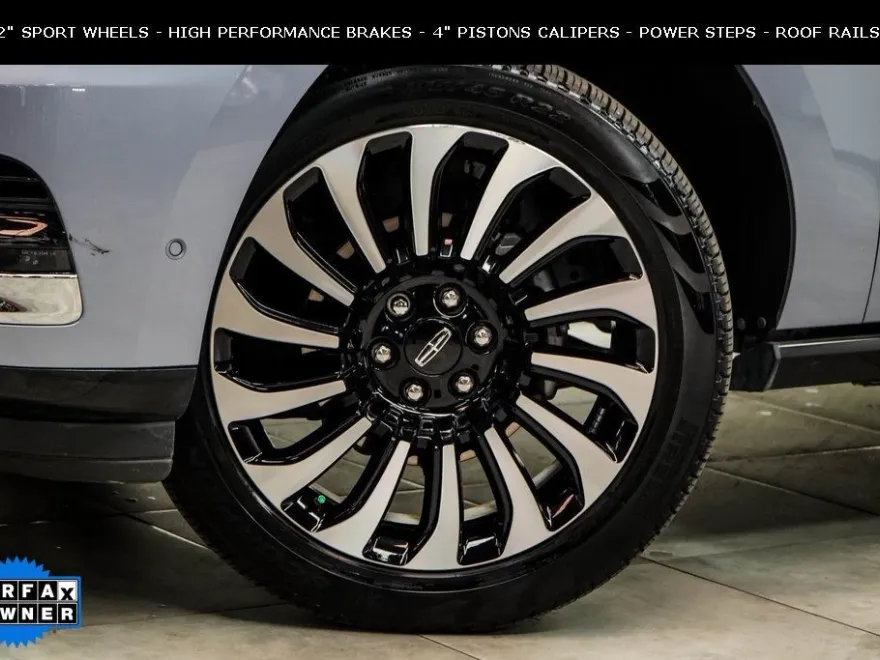 2024 Lincoln Navigator Black Label photo 1