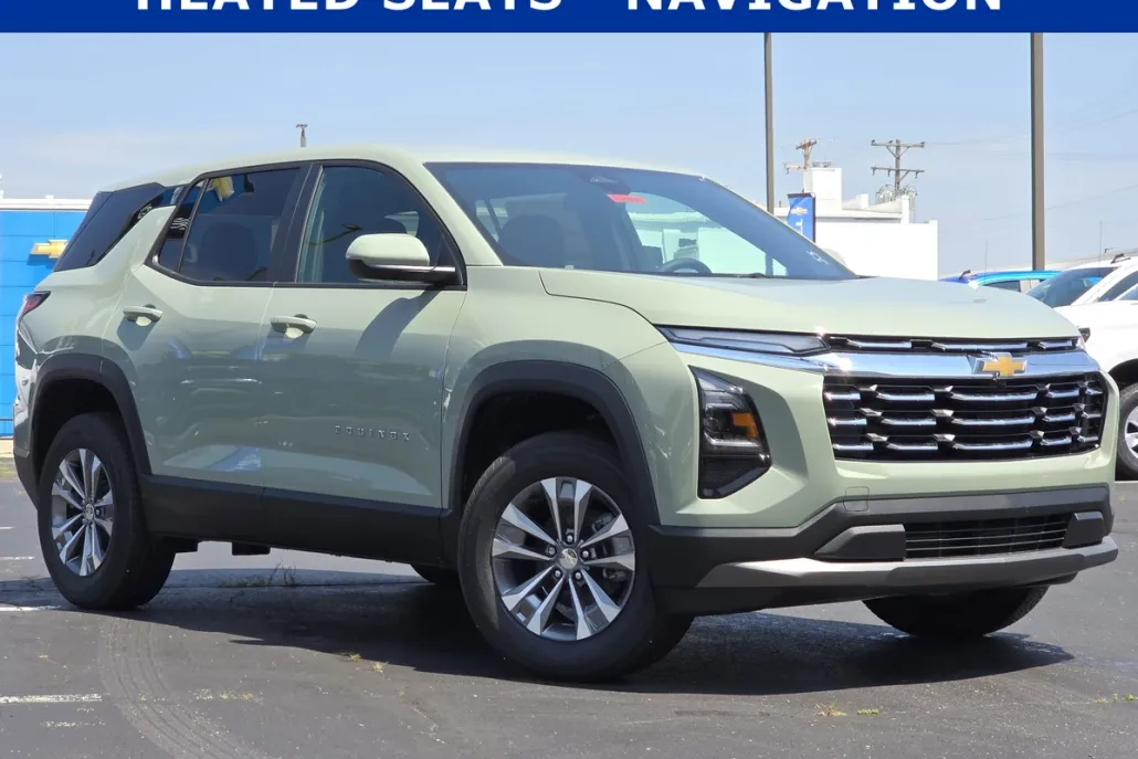 2026 Chevrolet Equinox LT photo 1