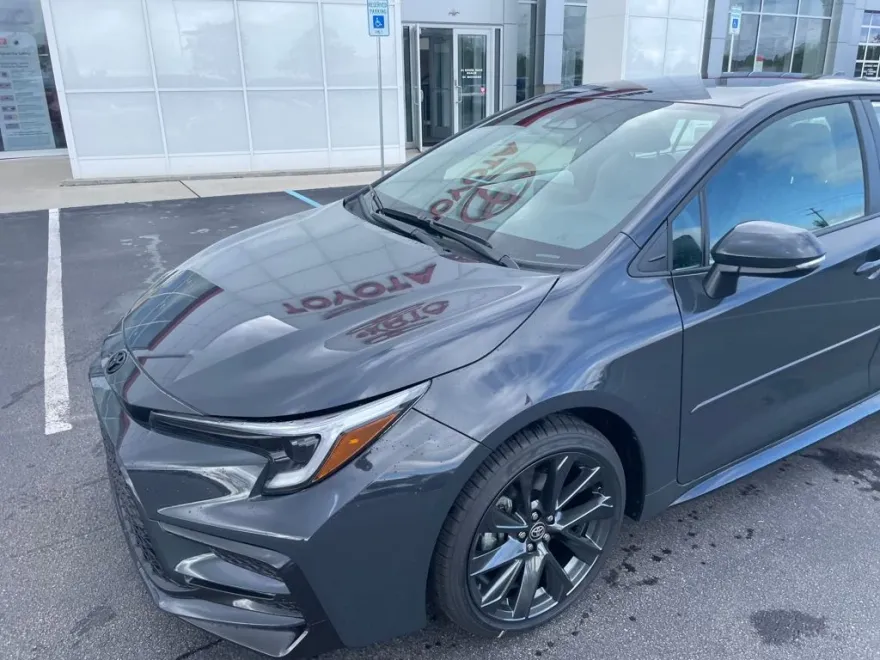 2026 Toyota Corolla SE photo 1