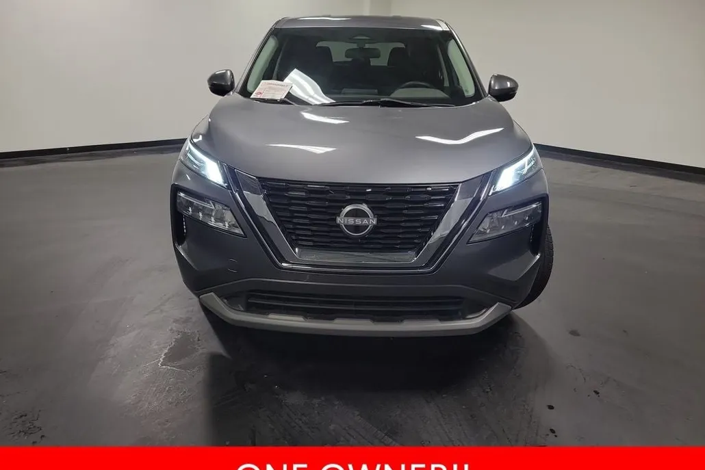 2022 Nissan Rogue SV photo 1