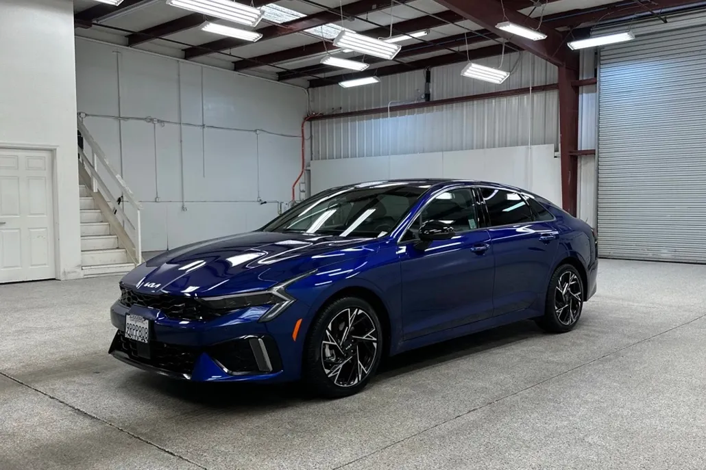2025 Kia K5 GT-Line photo 1