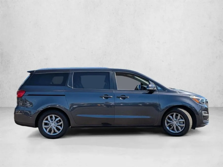 2021 Kia Sedona EX photo 1