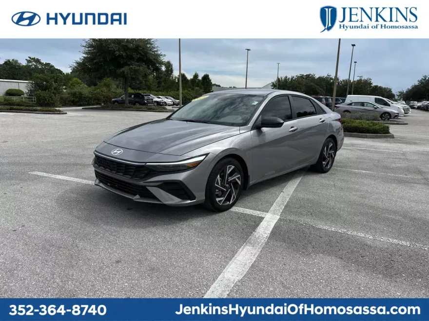 2025 Hyundai Elantra SEL Sport photo 1