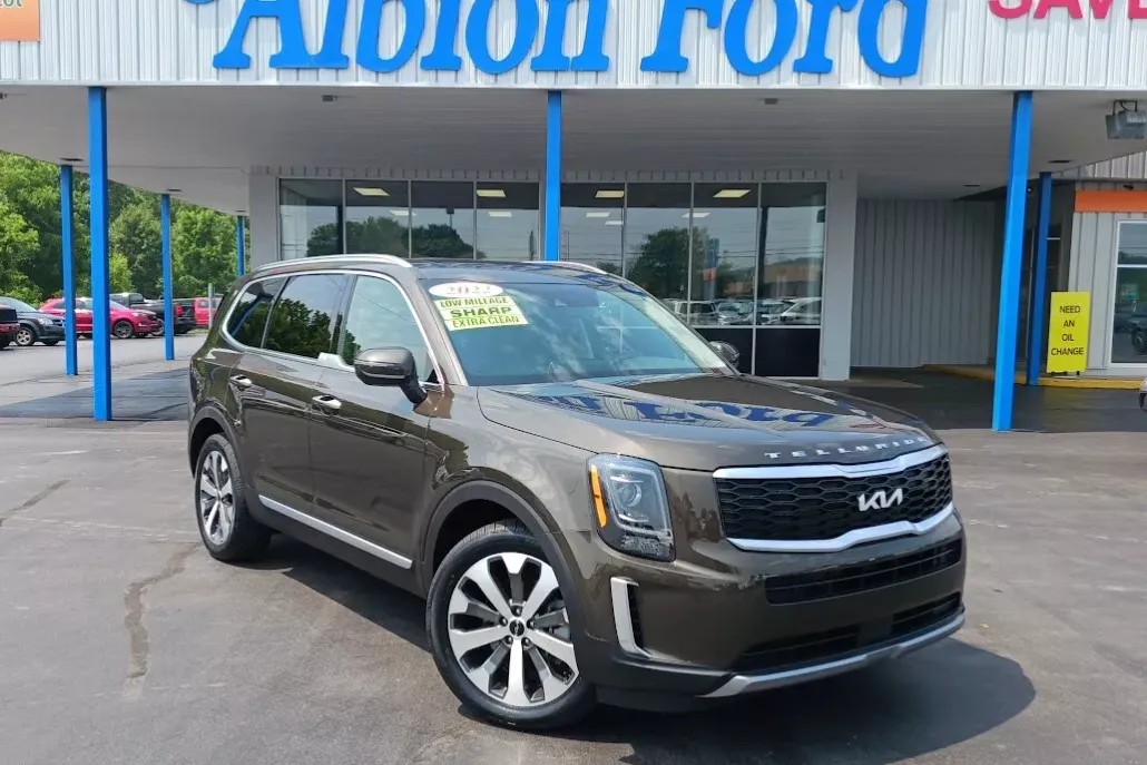 2022 Kia Telluride S photo 1
