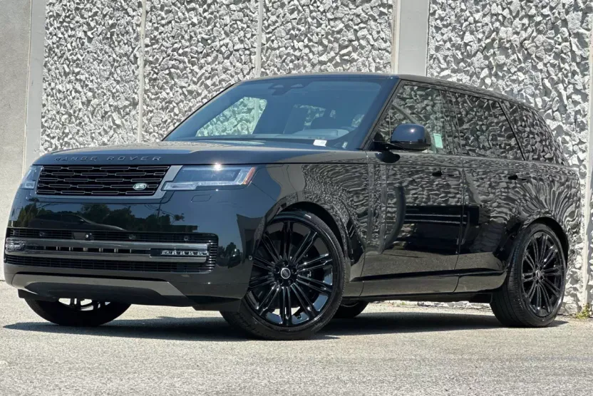 2025 Land Rover Range Rover SE photo 1