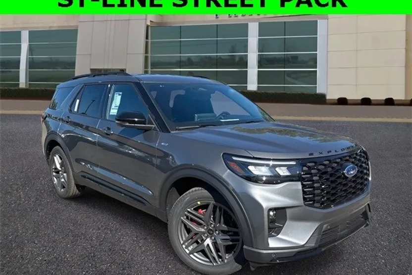 2025 Ford Explorer ST-Line photo 1