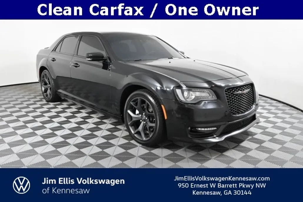 2022 Chrysler 300 S photo 1