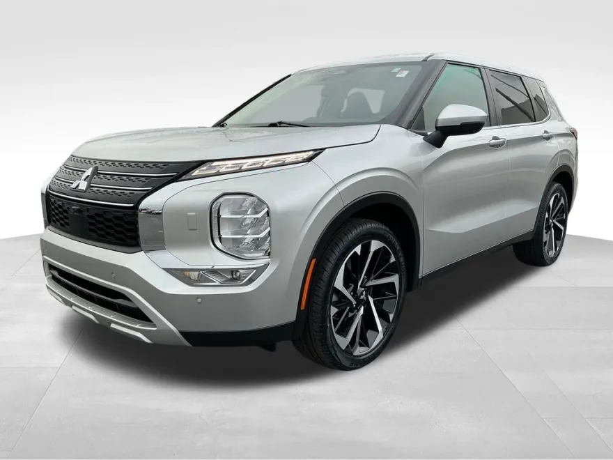 2022 Mitsubishi Outlander SE photo 1