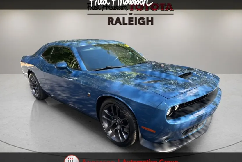 2022 Dodge Challenger R/T Scat Pack photo 1