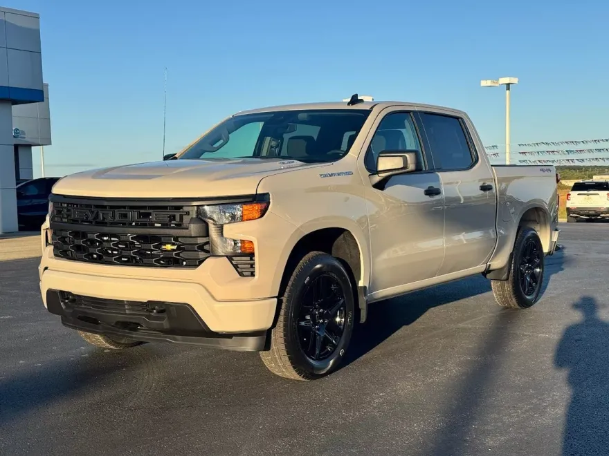 2026 Chevrolet Silverado 1500 Custom photo 1