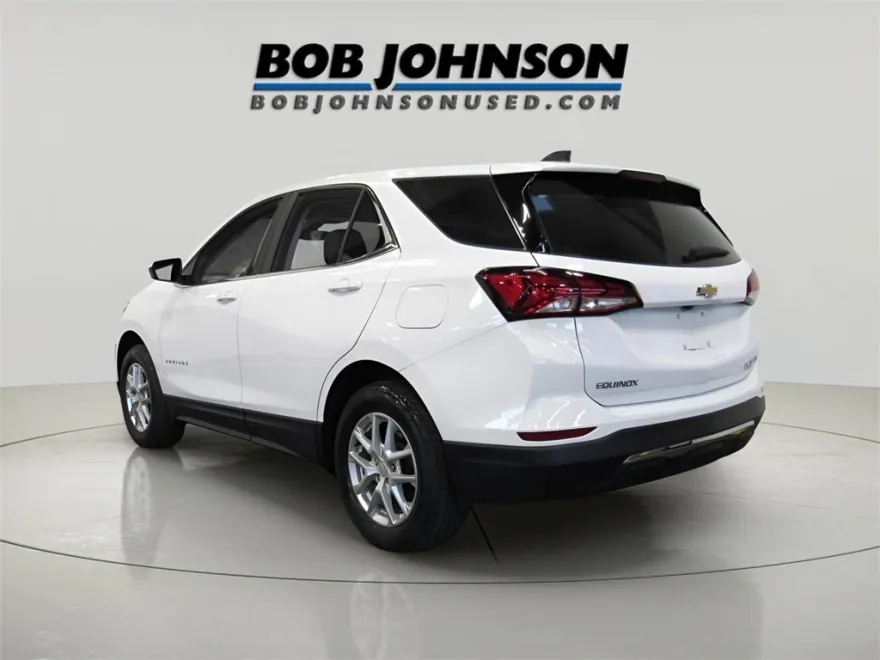 2023 Chevrolet Equinox LT photo 1