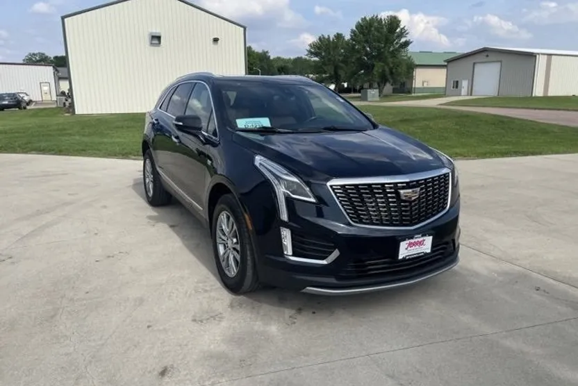 2022 Cadillac XT5 Premium Luxury photo 1