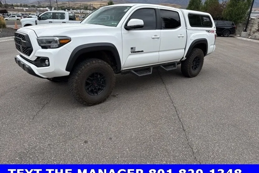2022 Toyota Tacoma TRD Off-Road Double Cab photo 1