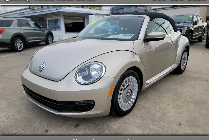 2015 Volkswagen Beetle 1.8T Convertible photo 1