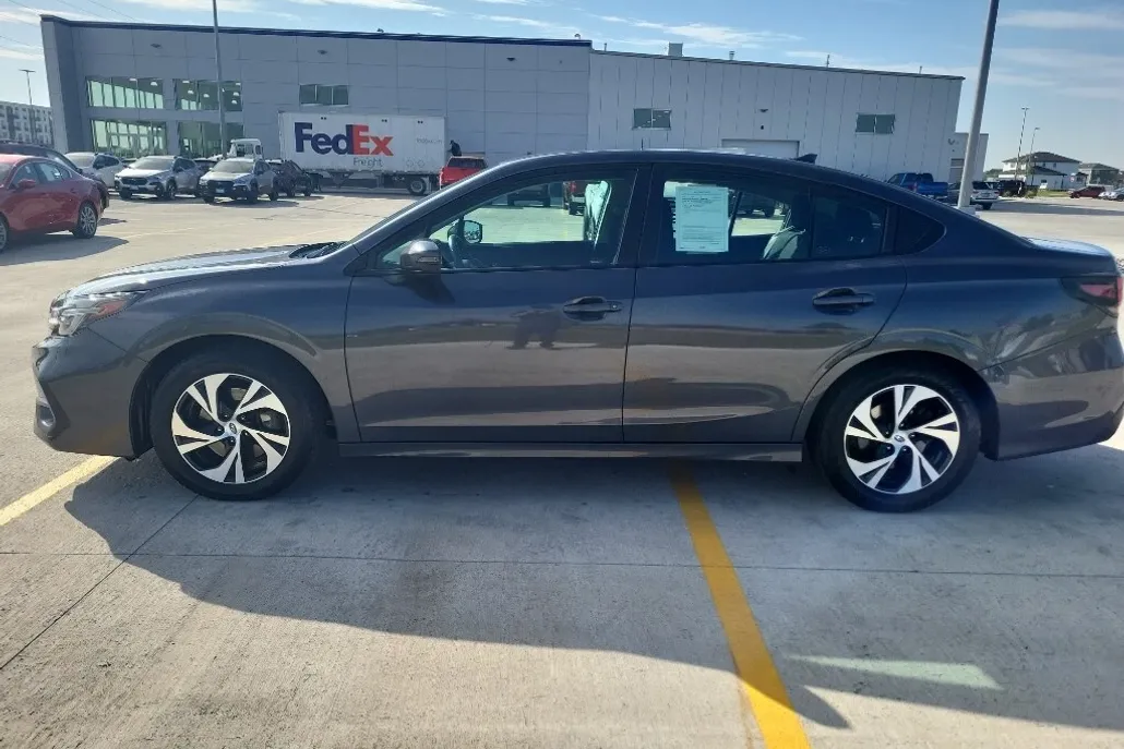 2023 Subaru Legacy Premium photo 1